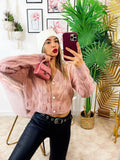 Maglione a trecce rosa, bottoni gioiello