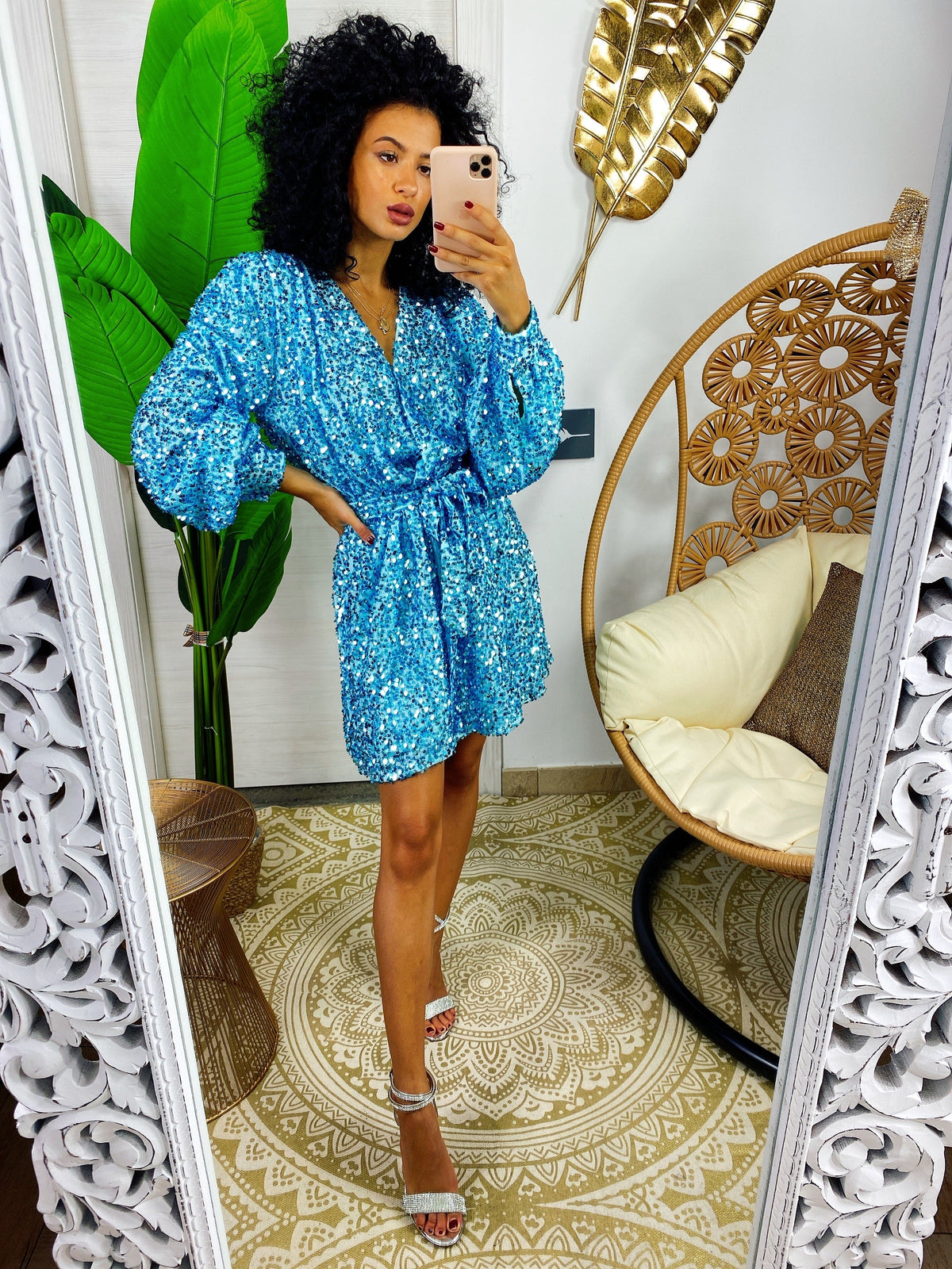 Abito con paillettes manica lunga azzurro