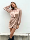 Abito beige in raso