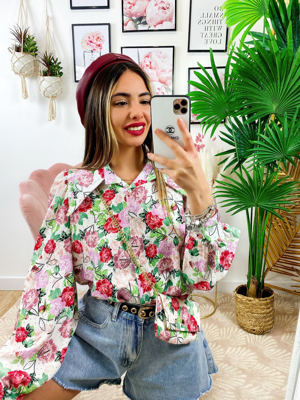 Camicia floreale con borsetta