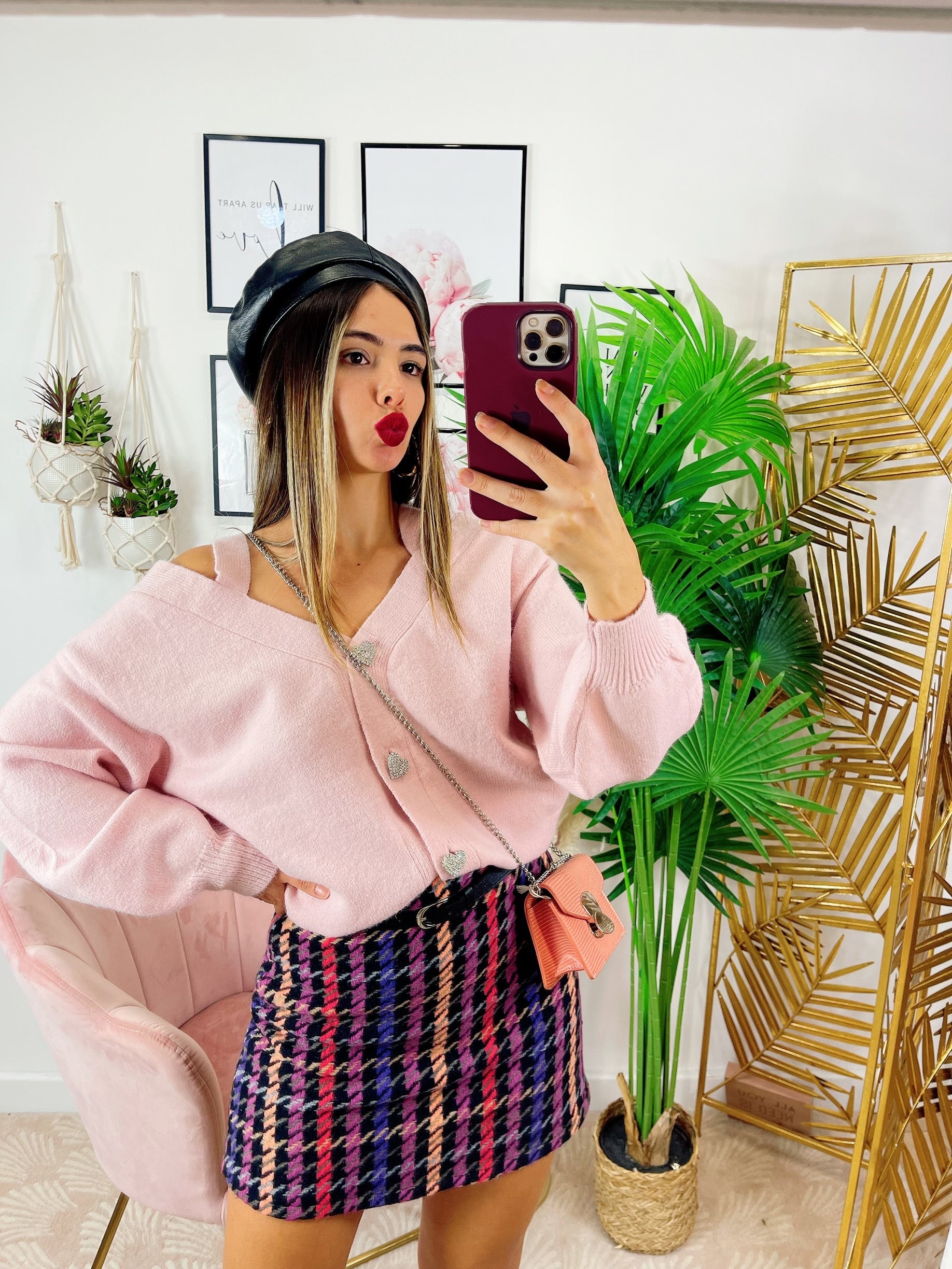 Cardigan con bottoni gioiello e spalle scoperte Rosa
