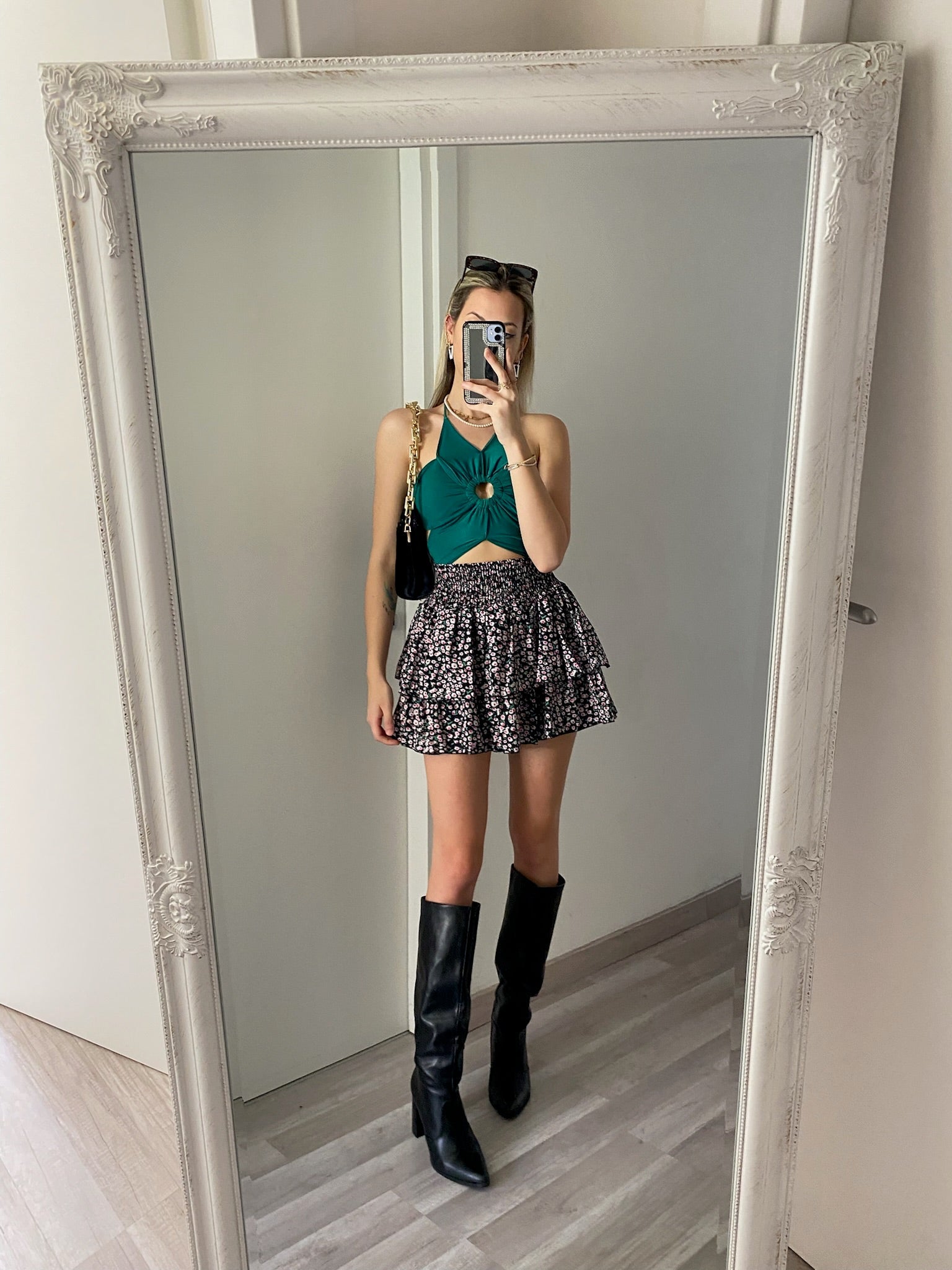 Top verde con oblò schiena aperta