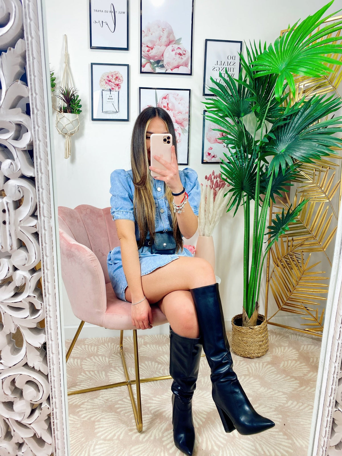 Abito di jeans con cintura compresa