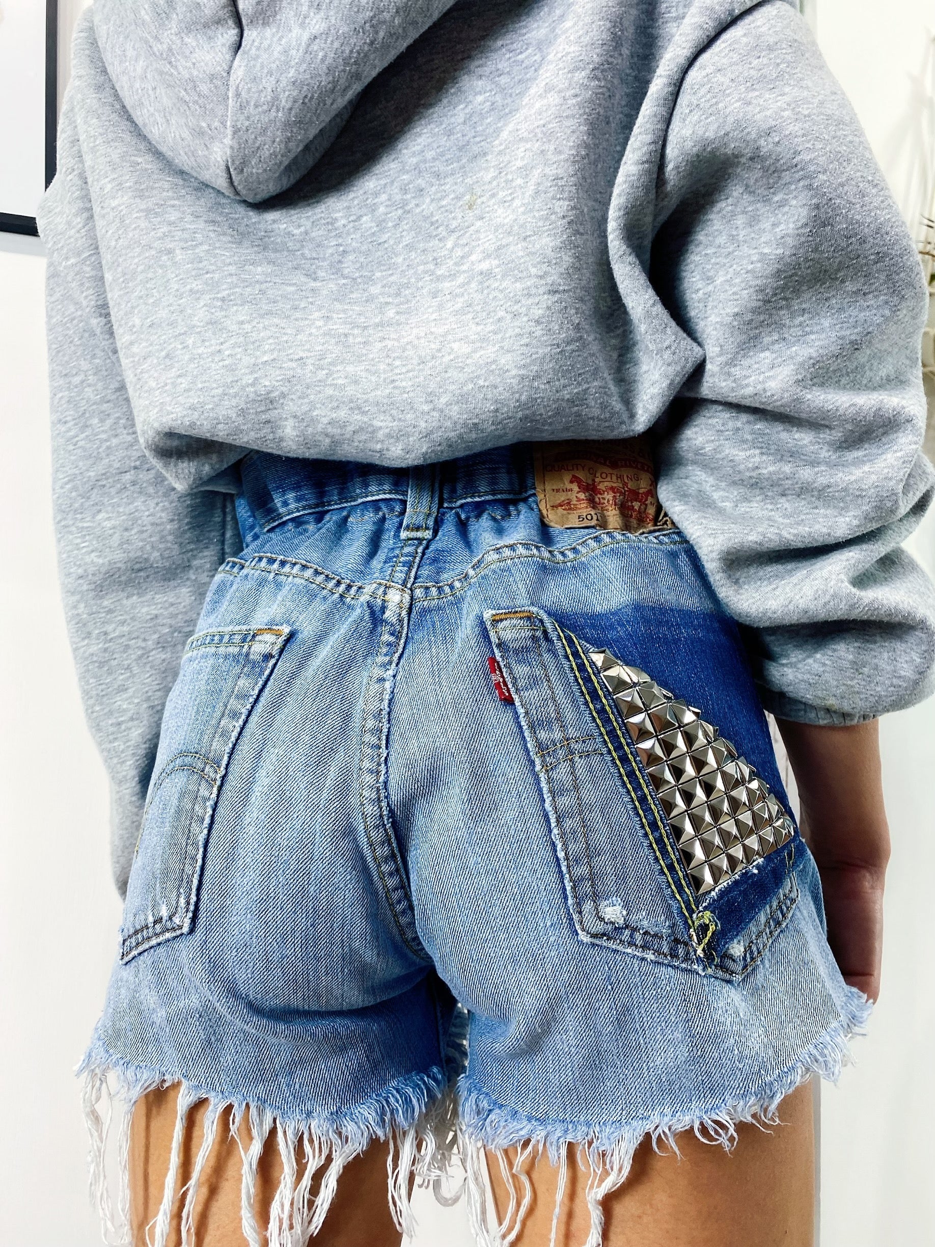 Short Levi’s Vintage bagno medio con borchie