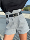 Short grigio in panno con cintura
