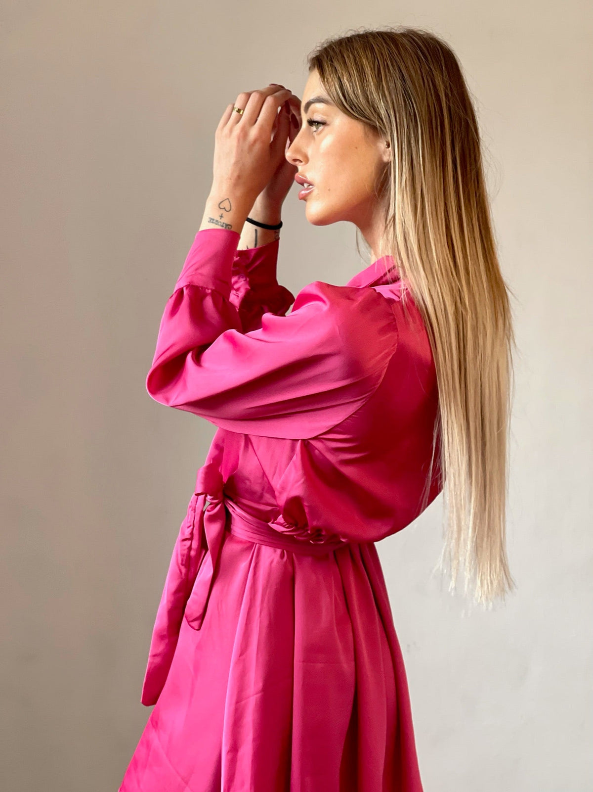 Abito in raso fuxia