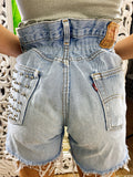 Short Vintage Levi’s jeans medio chiaro con borchie argento