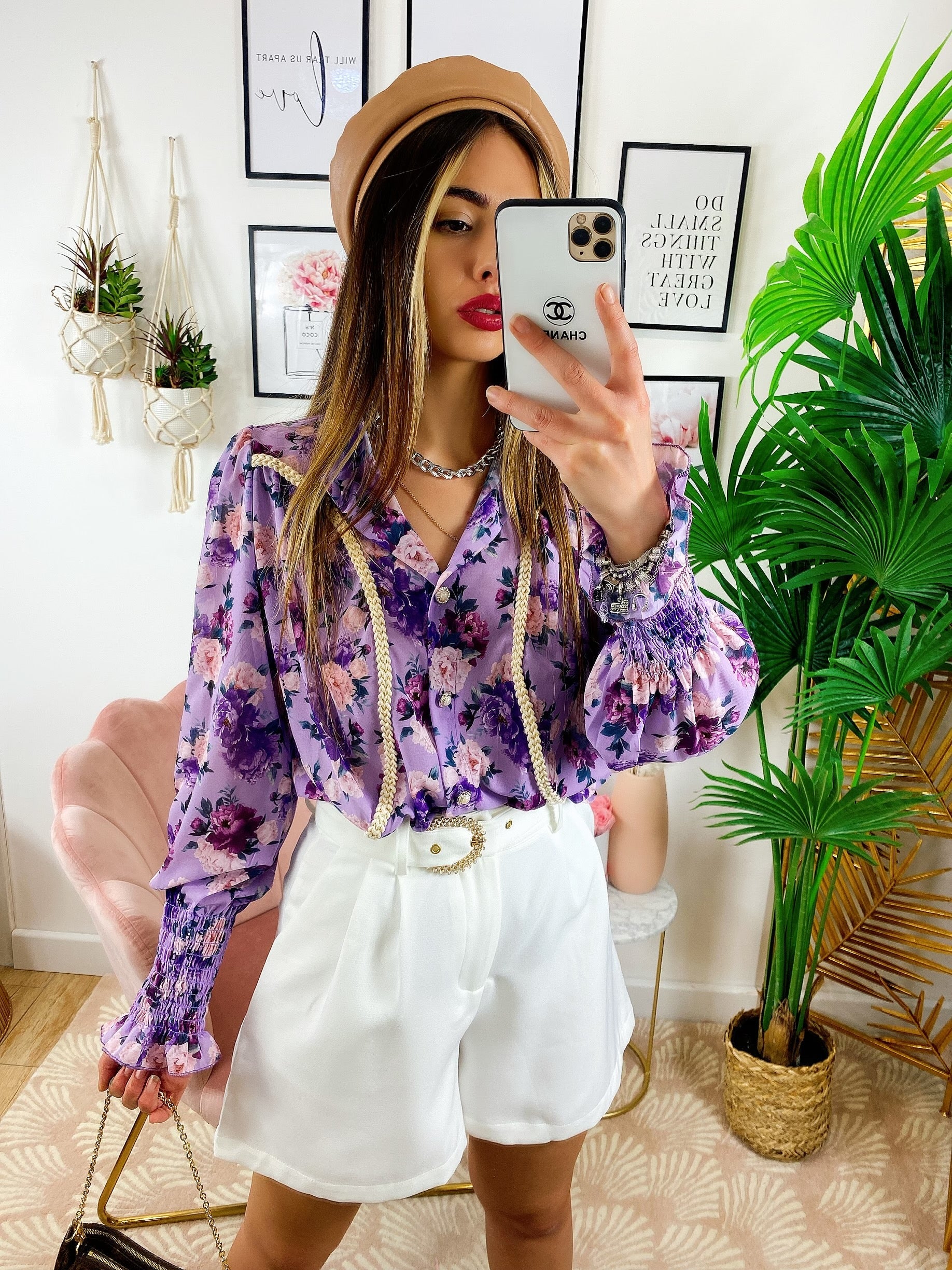 Camicia fiorata con ricami base lilla