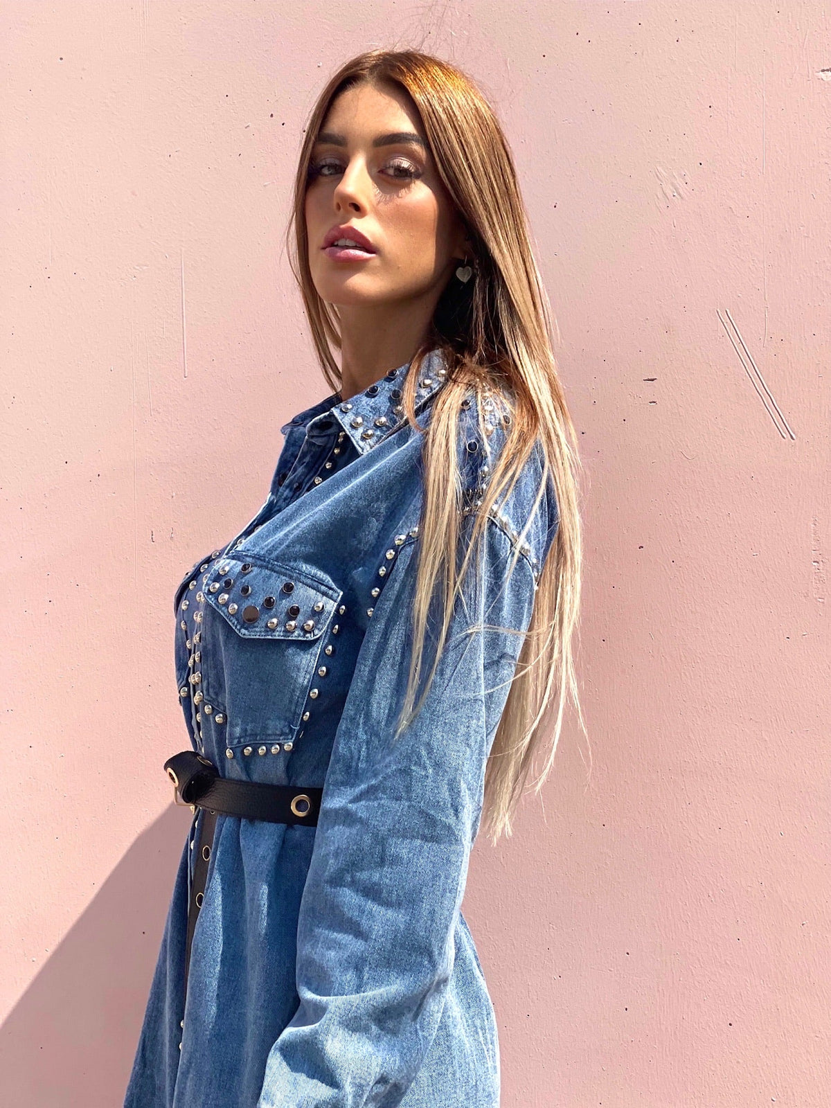 Abito in jeans con borchie