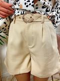 Short con cintura gioiello Beige