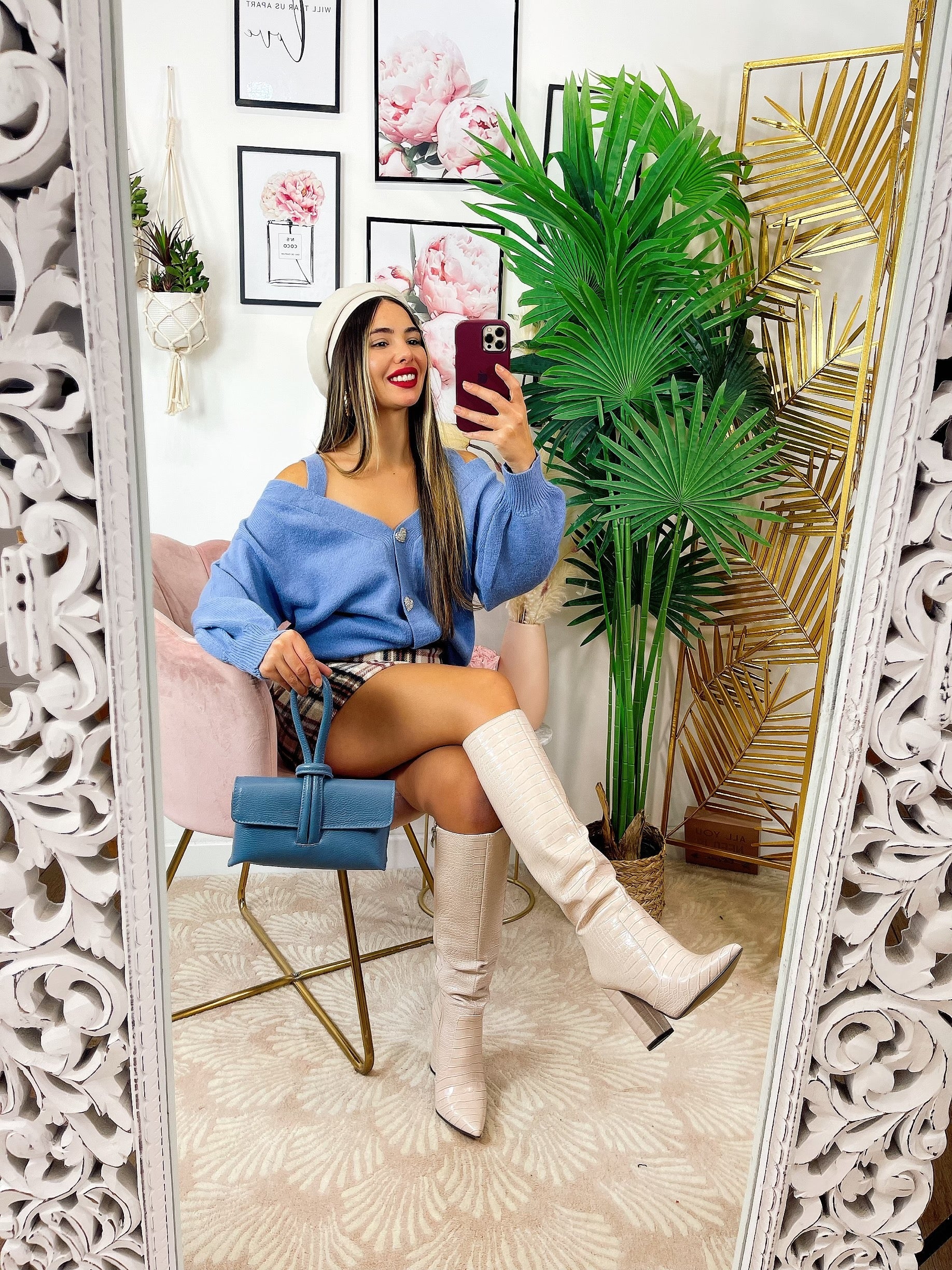 Cardigan con bottoni gioiello e spalle scoperte Carta da zucchero