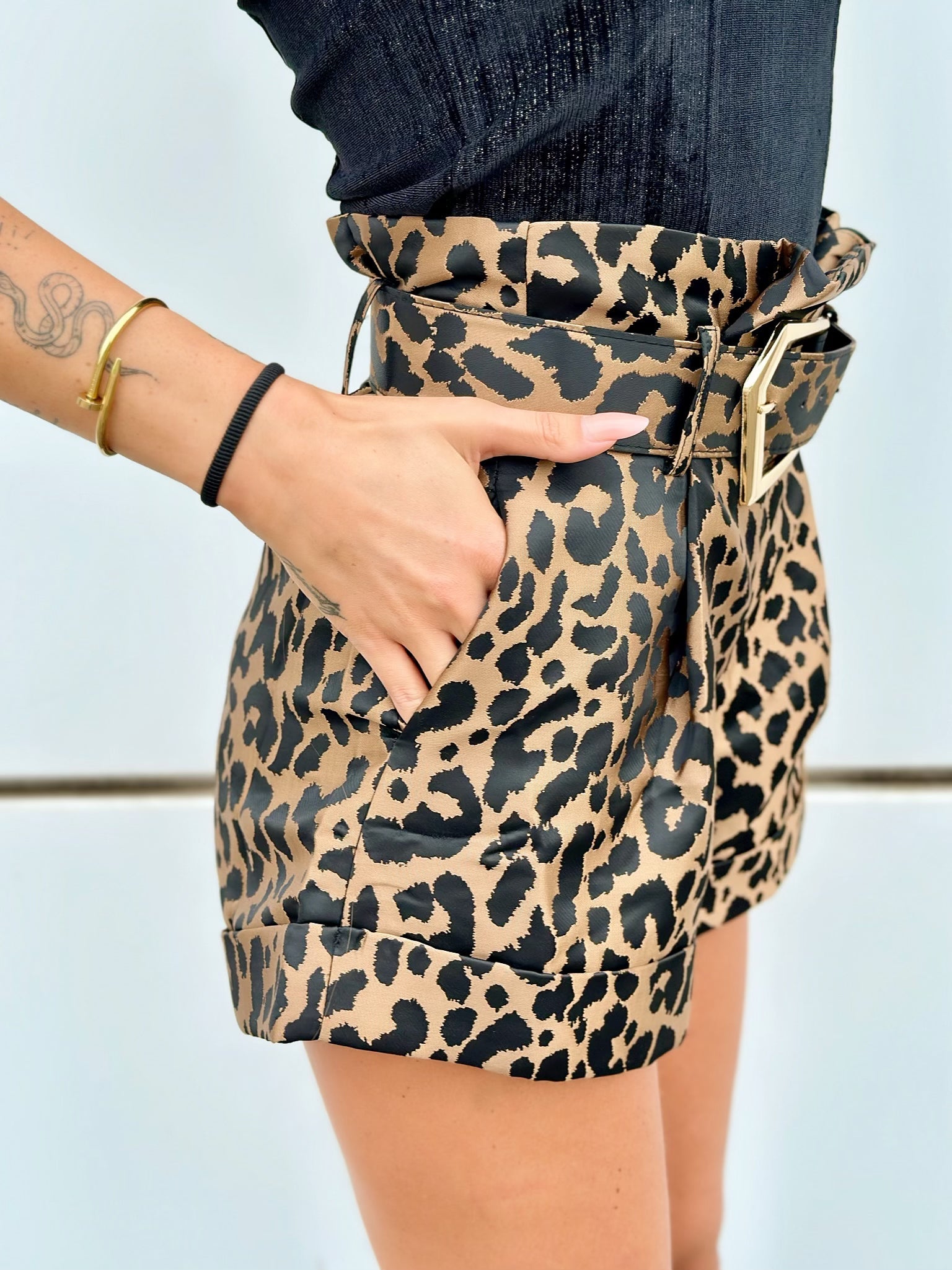 Short animalier con cintura