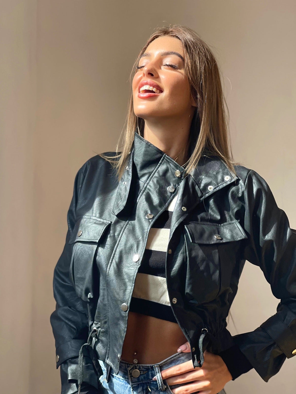 Giacca in eco-pelle con tasche