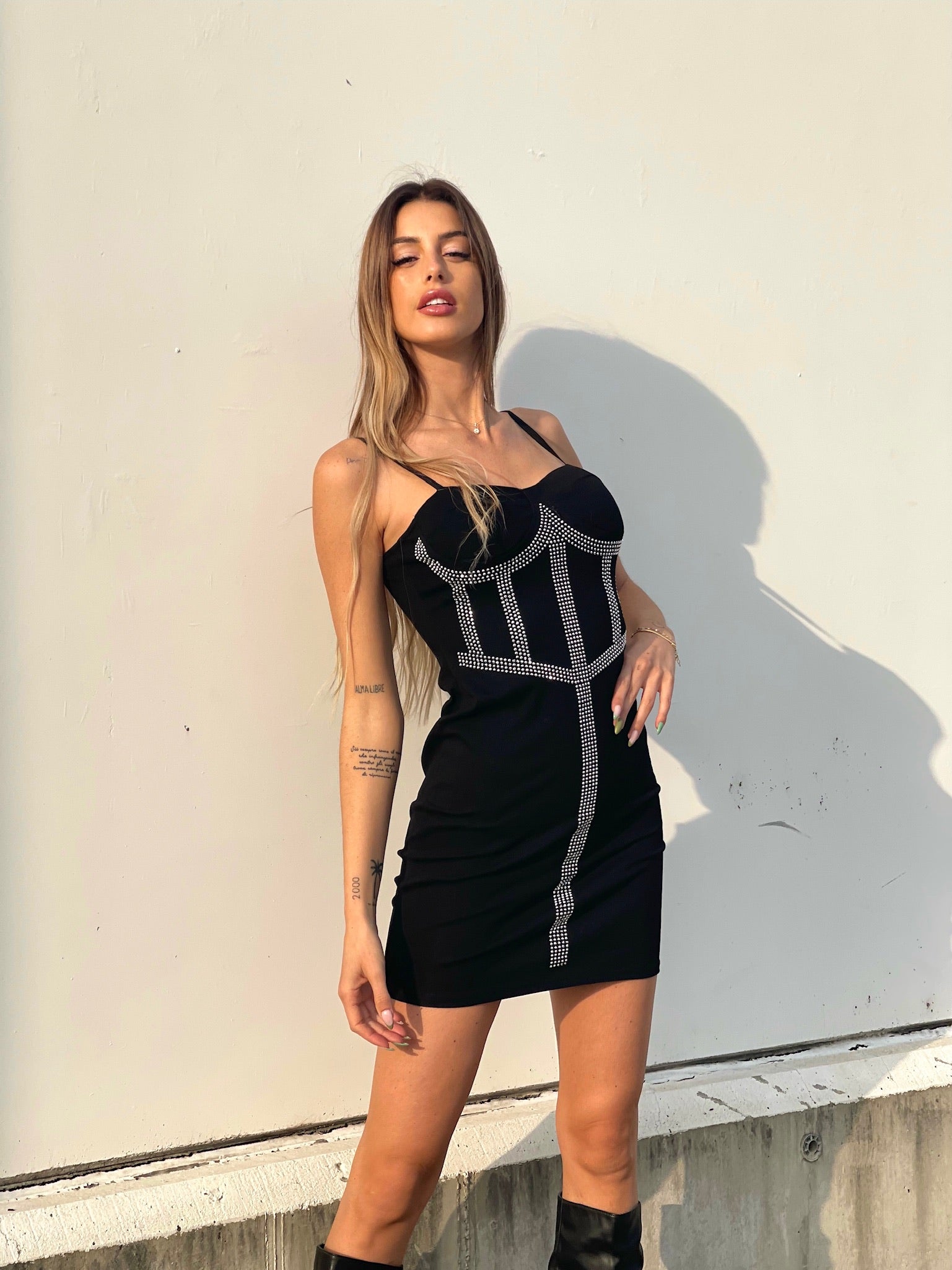 Abito a spalline con strass