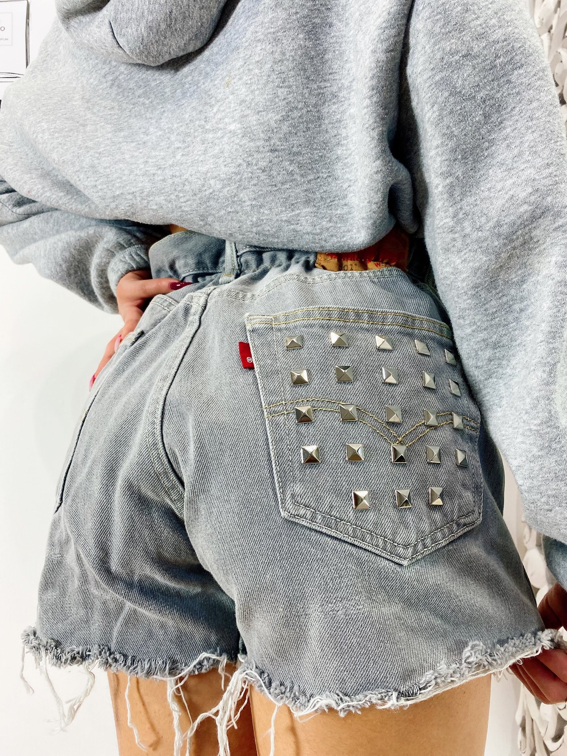 Levi’s Vintage grigio chiaro con borchie