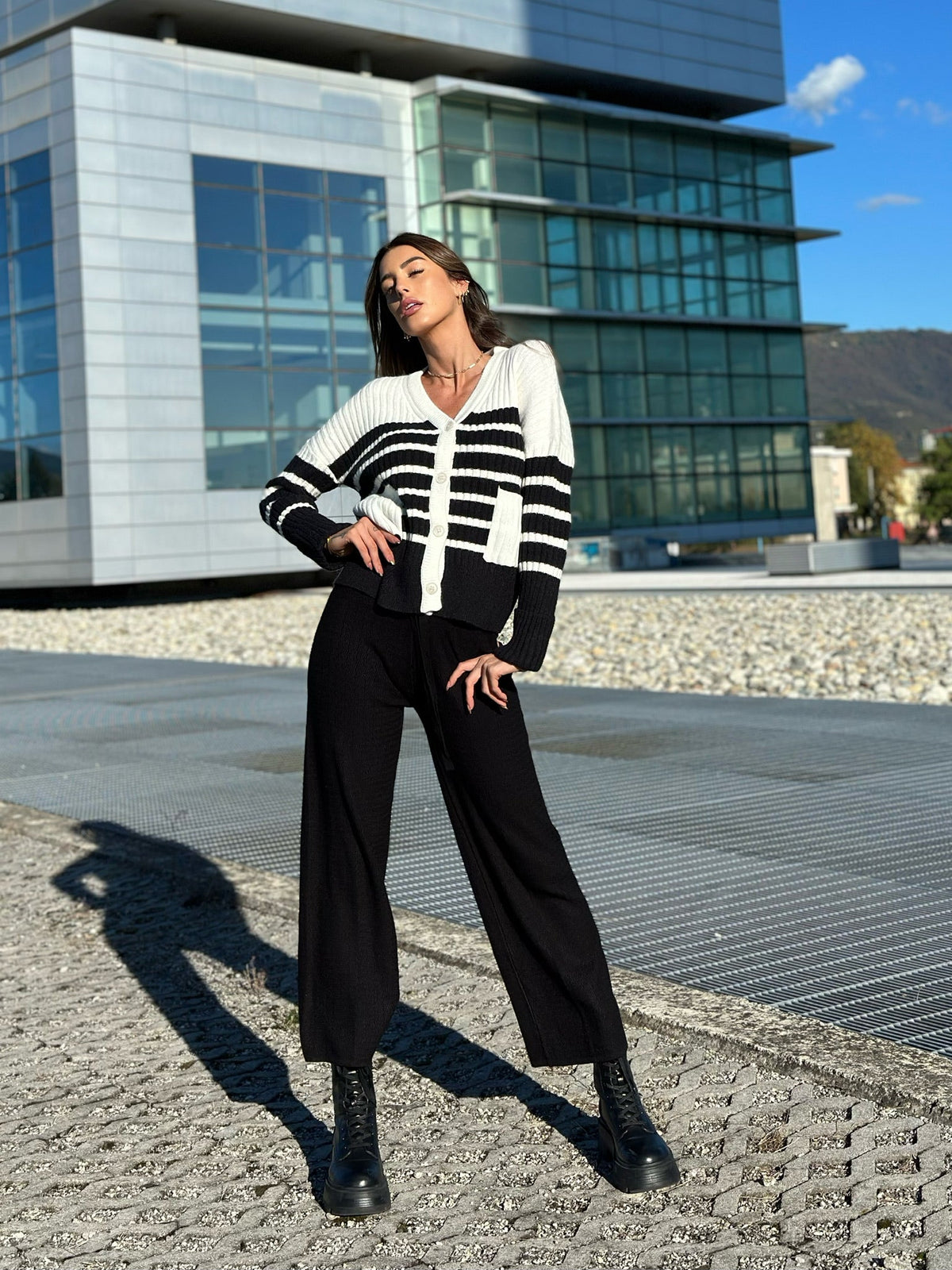 Pantalone di lana ampio nero