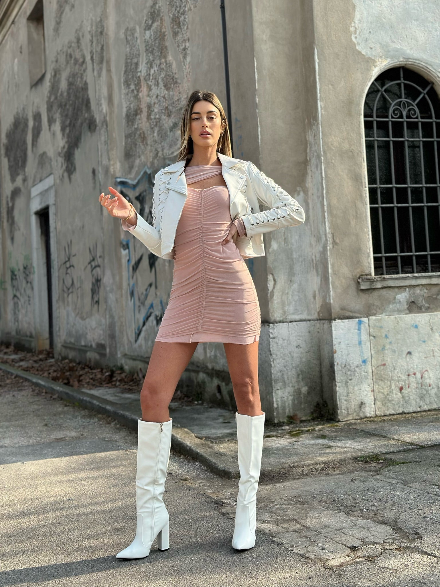 Abito rosa con spacco