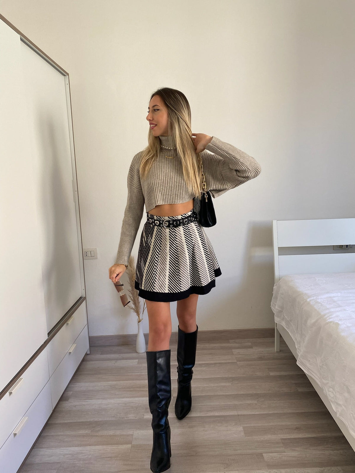 Maglione crop beige