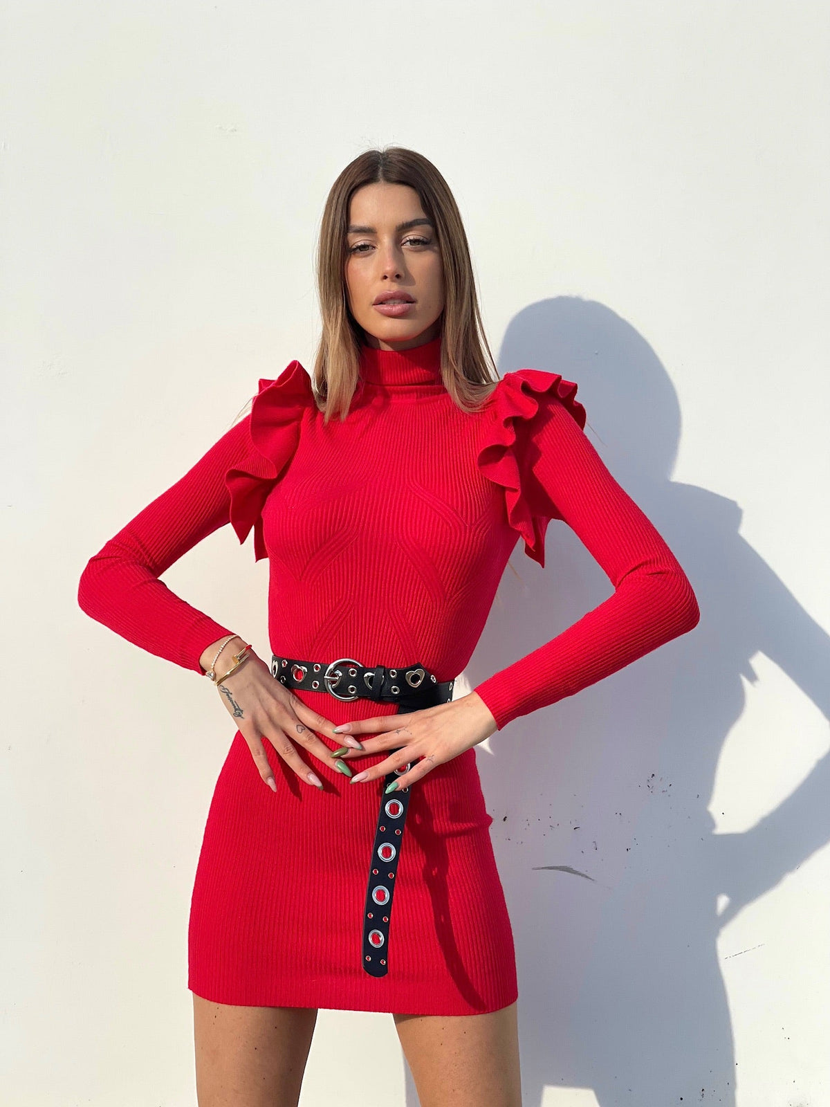 Abito a costine Rosso con Rouches sulle maniche