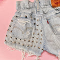 Short Vintage Levi’s chiaro con borchie
