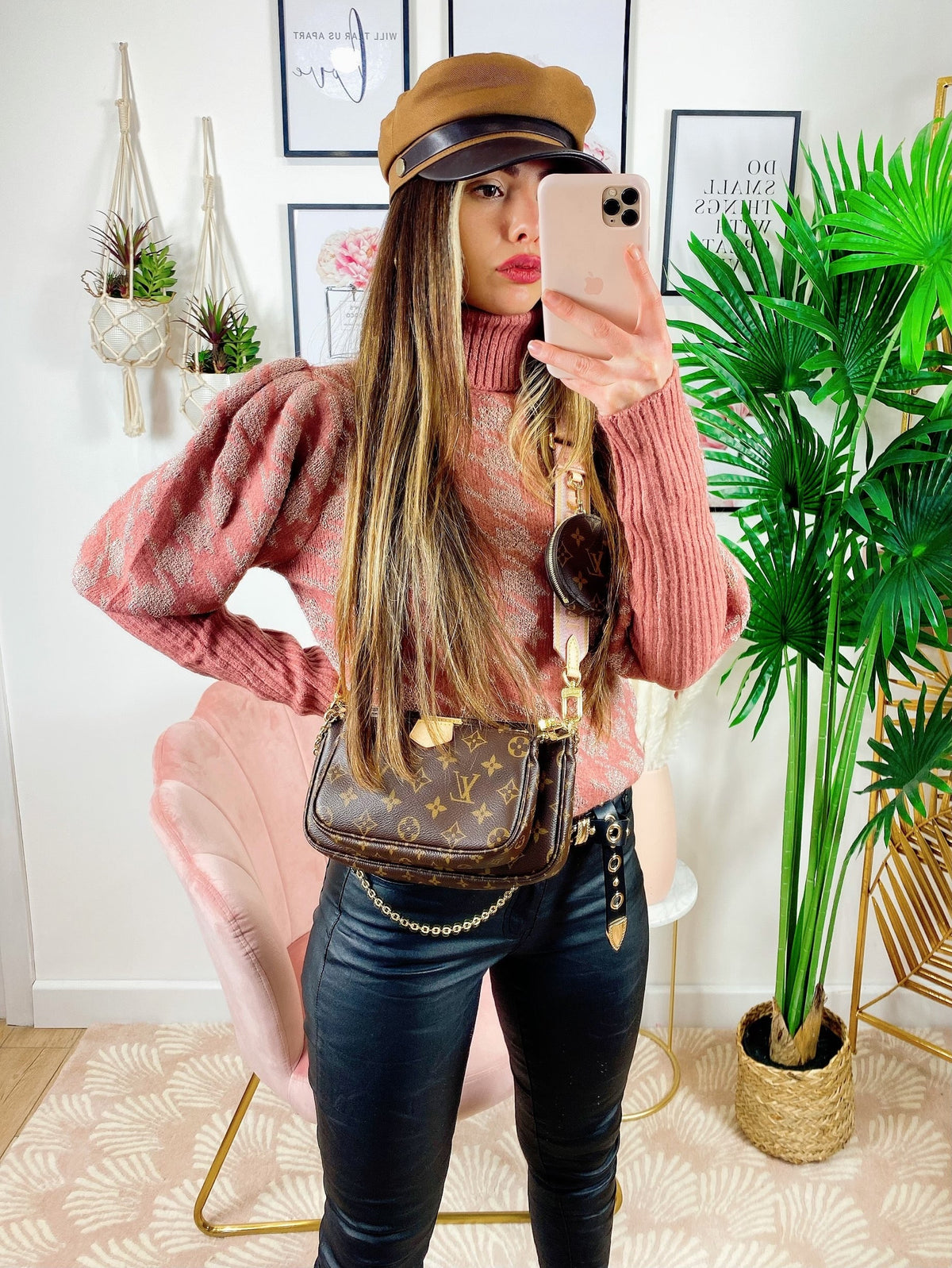 Maglione collo alto rosa e oro