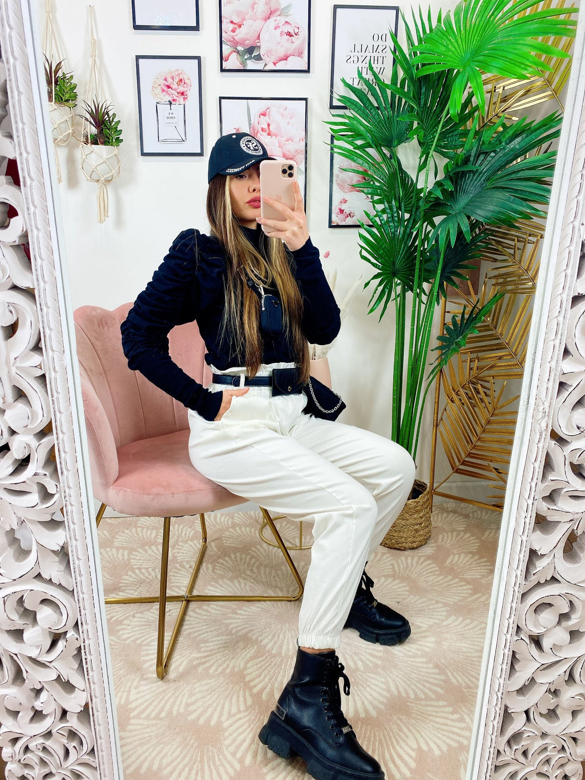 Pantalone bianco con marsupio