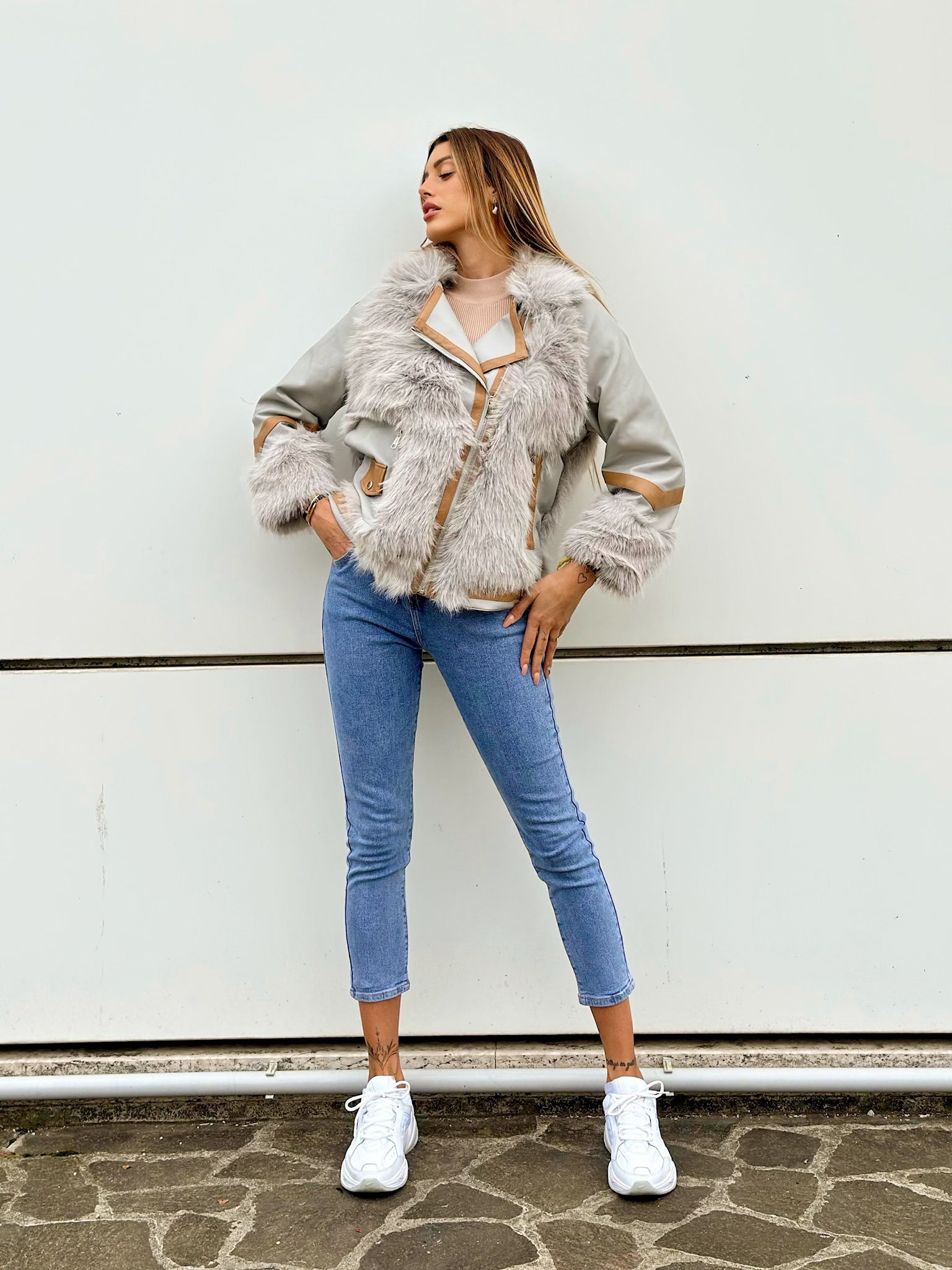 Giaccone grigio polvere dettaglio Camel