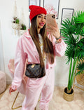 Completo sportivo con righe Rosa