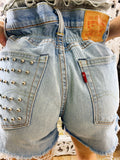 Short Vintage Levi’s jeans medio chiaro con borchie argento