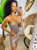 Abito aderente con paillettes platino