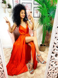 Abito in raso con maxi spacco arancio