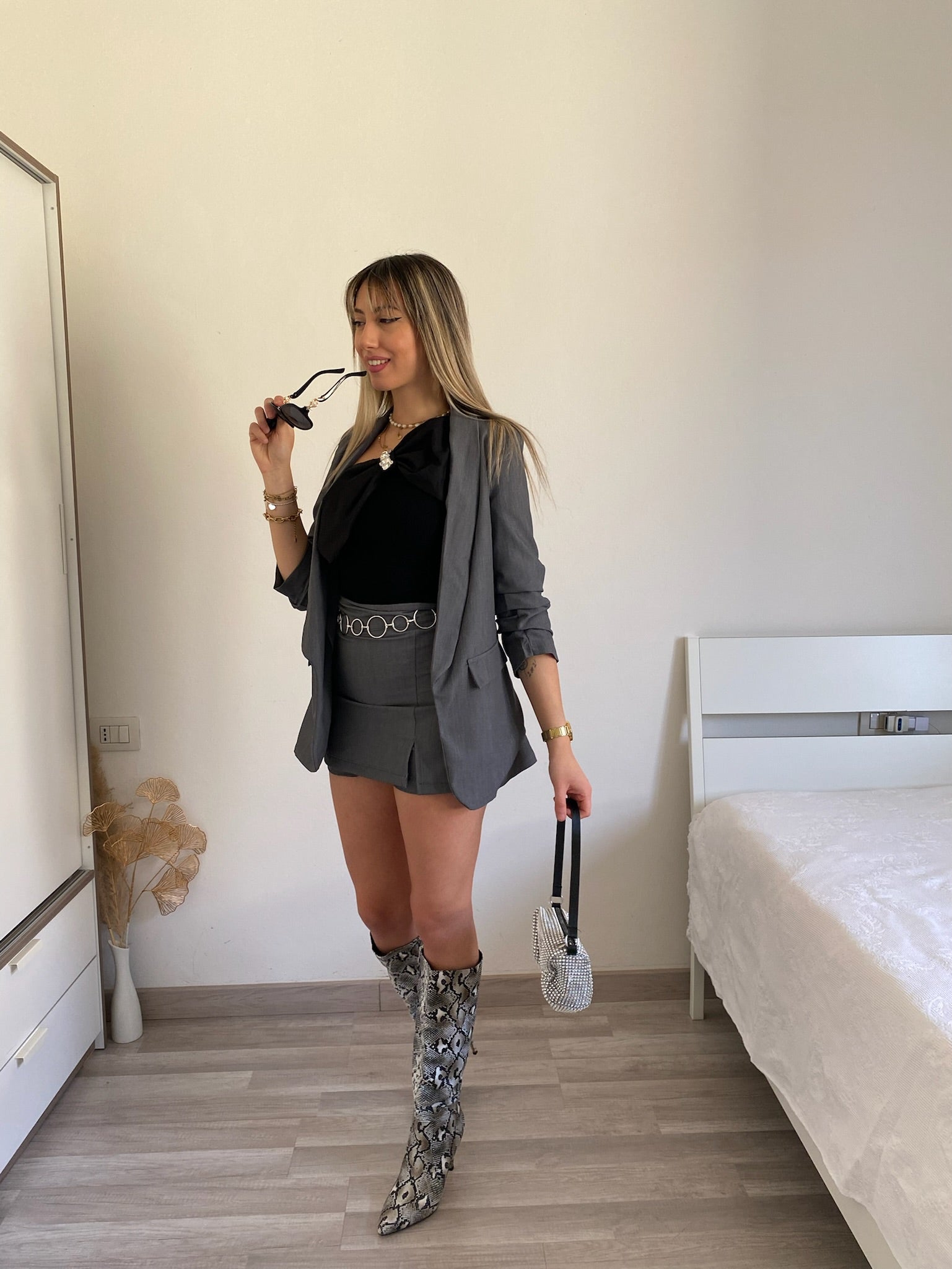 Completo giacca e gonna grigio