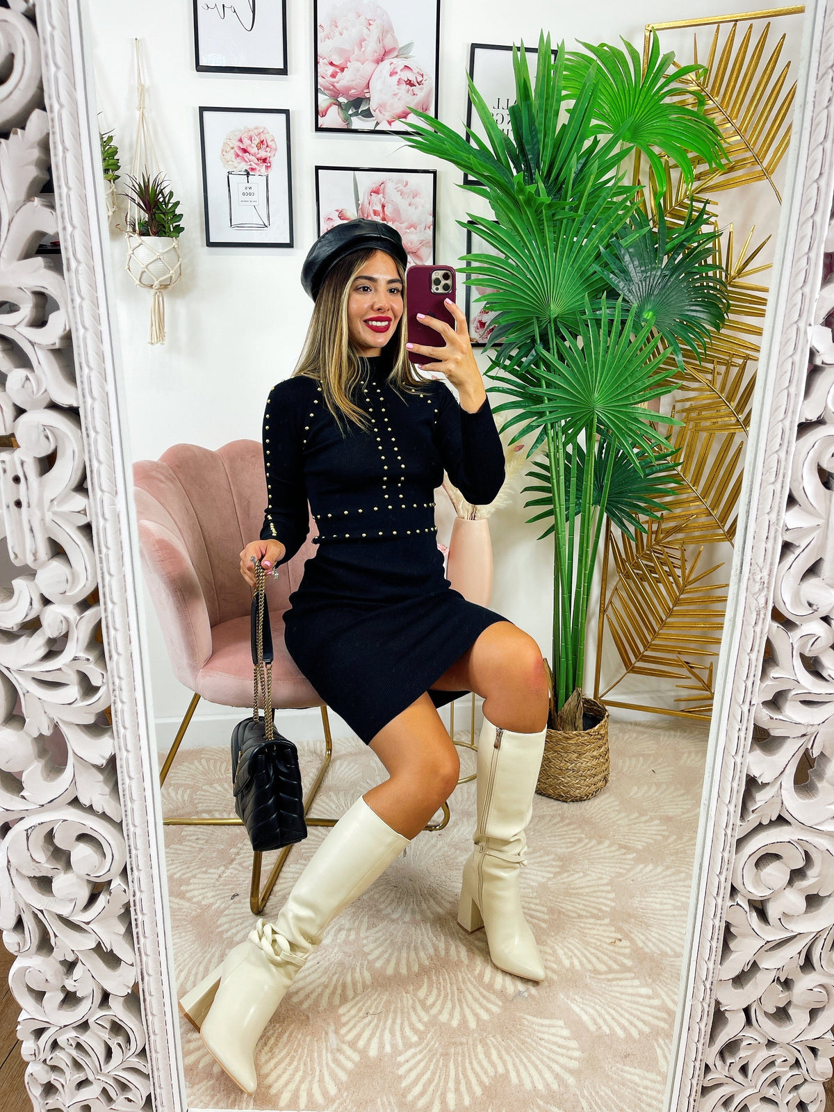 Abito in maglia con borchie oro base nera