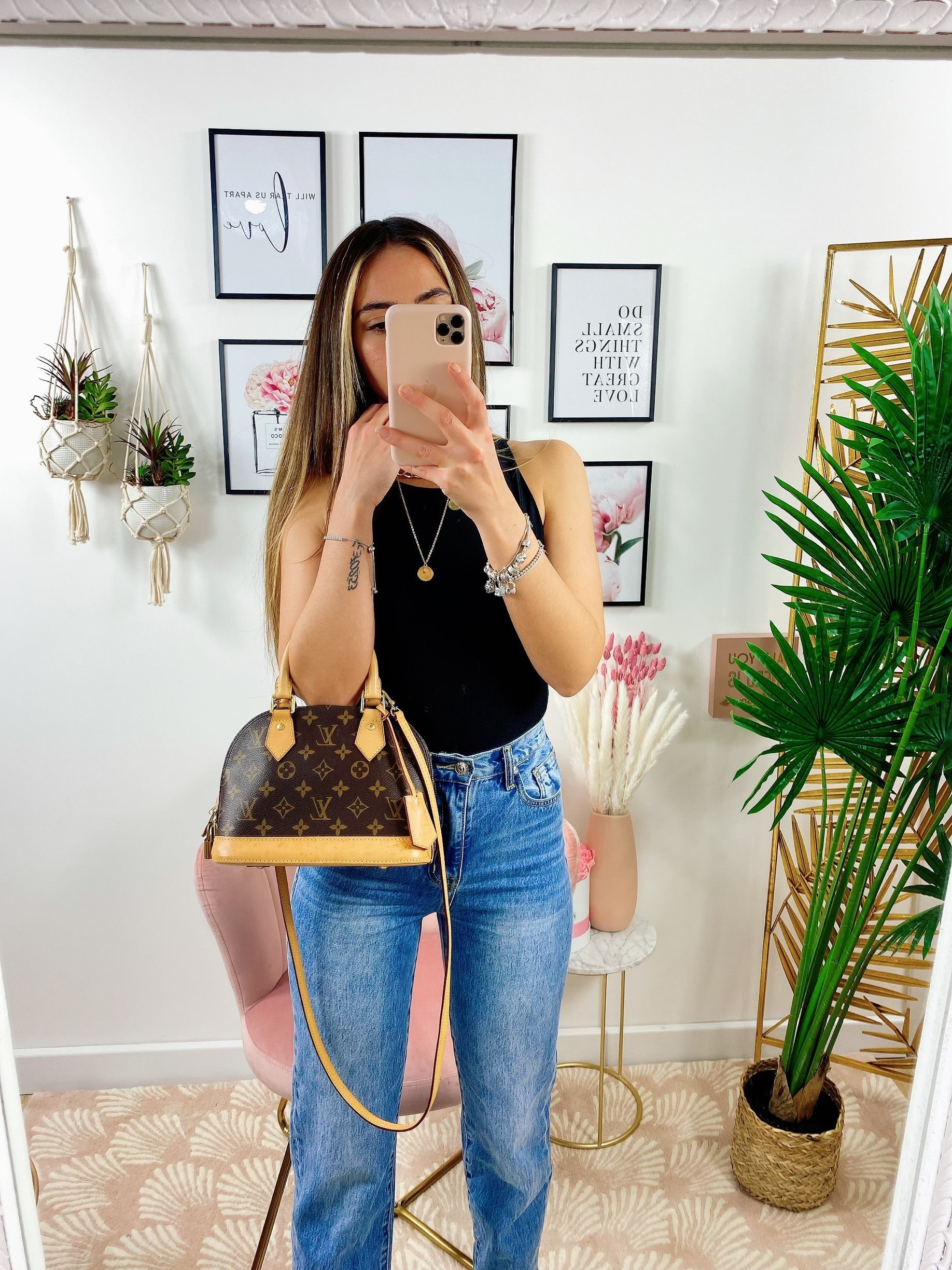 Jeans a vita alta con spacco inferiore