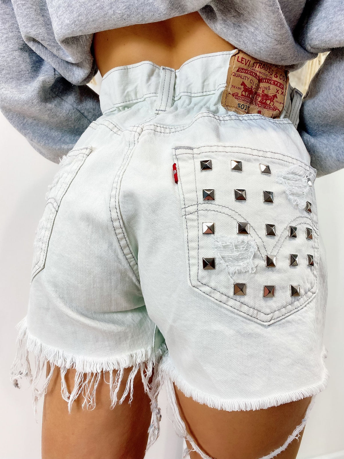 Short Levi’s Vintage con Borchie Argento bagno chiaro