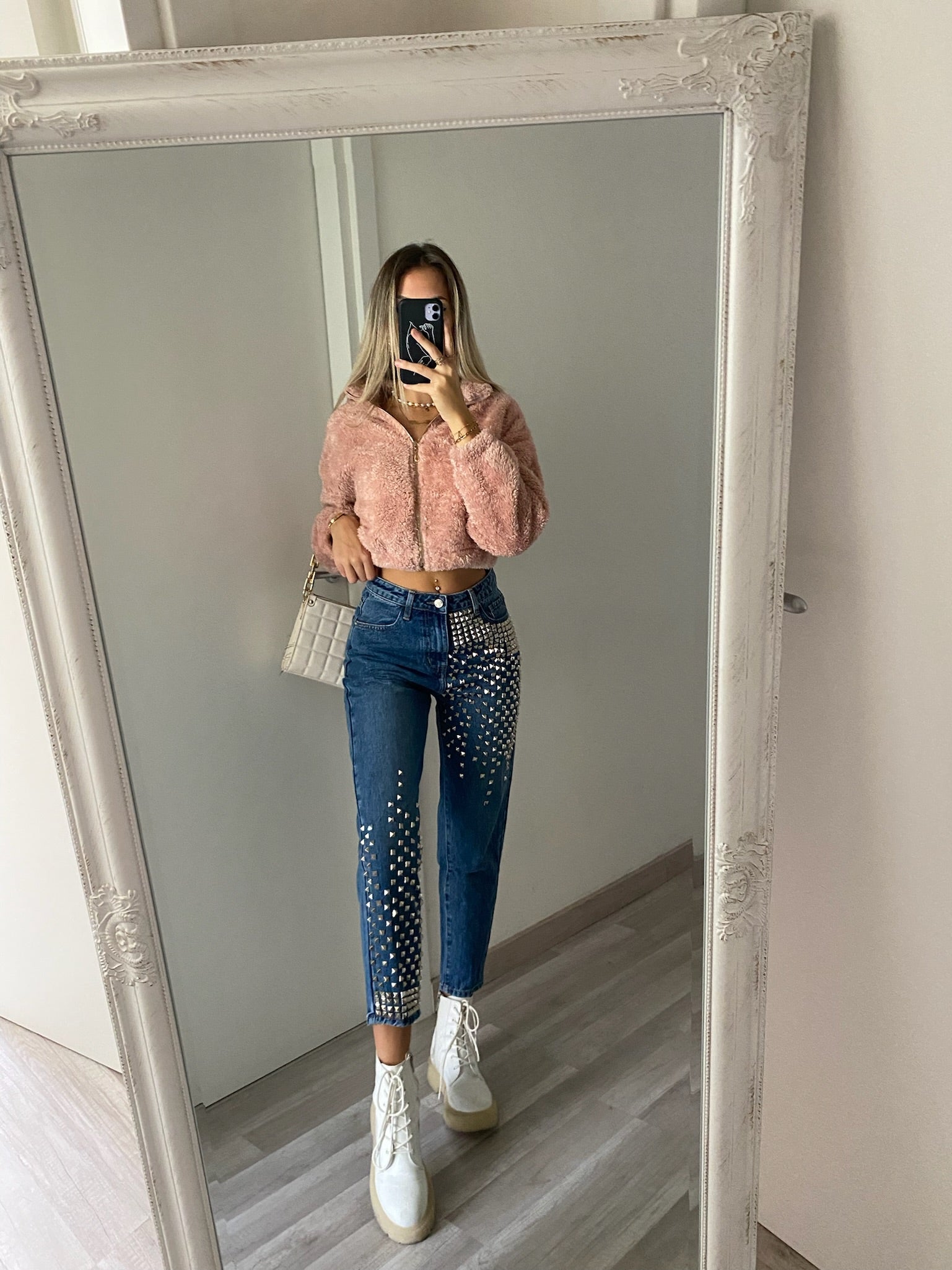 Jeans con borchie