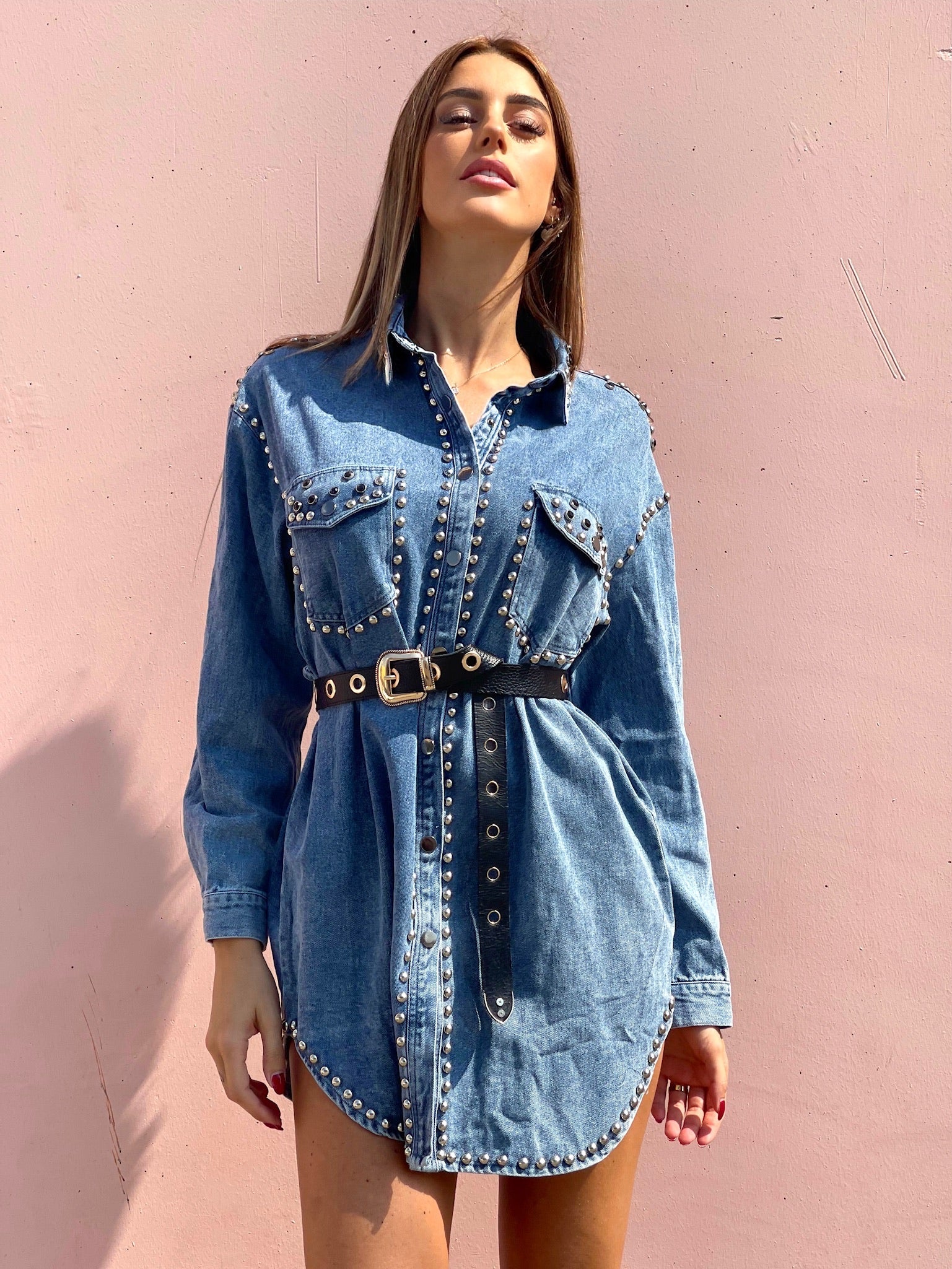 Abito in jeans con borchie