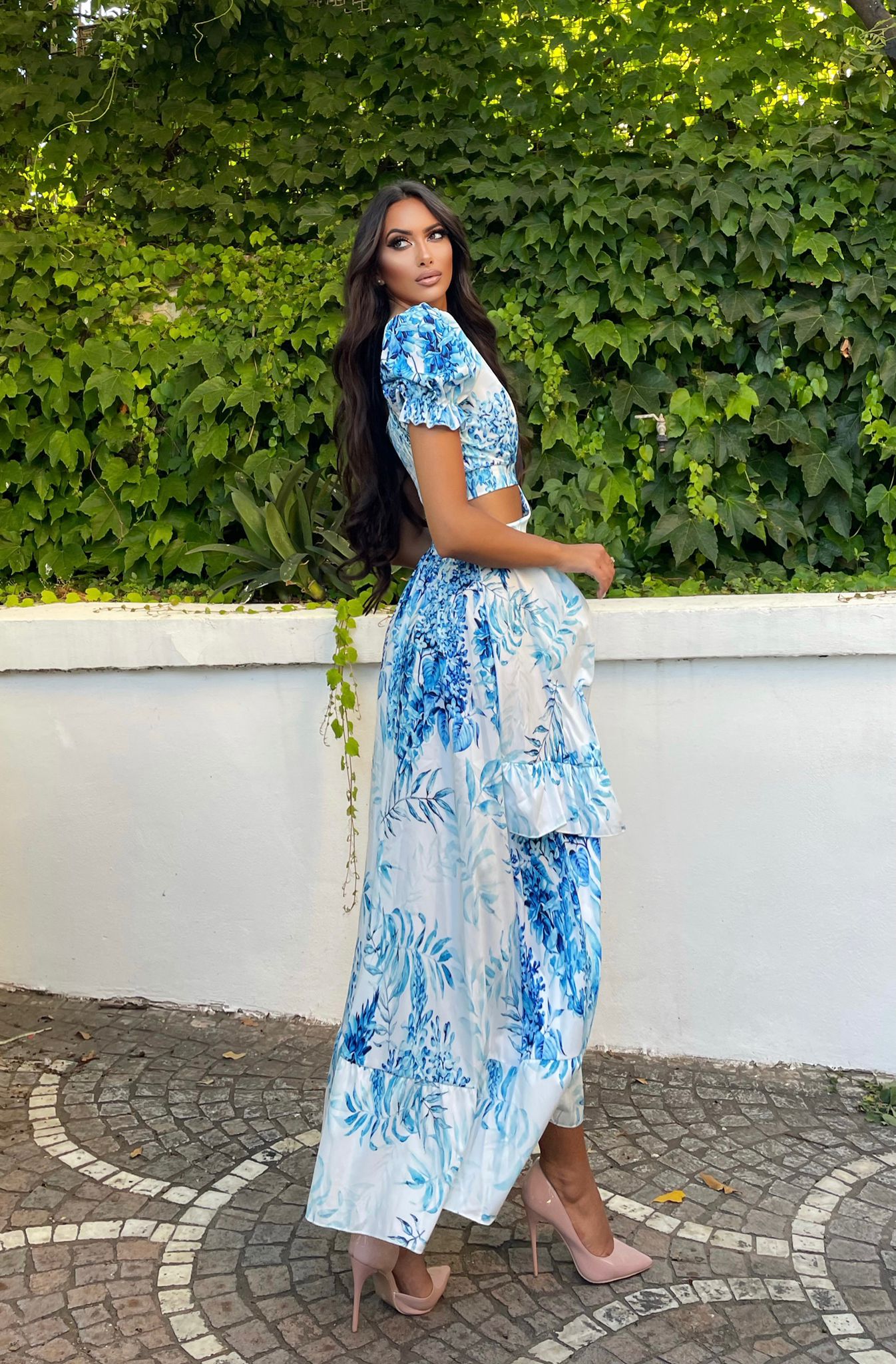 Abito lungo bianco fiori azzurri