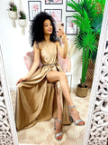 Abito in raso con maxi spacco beige scuro