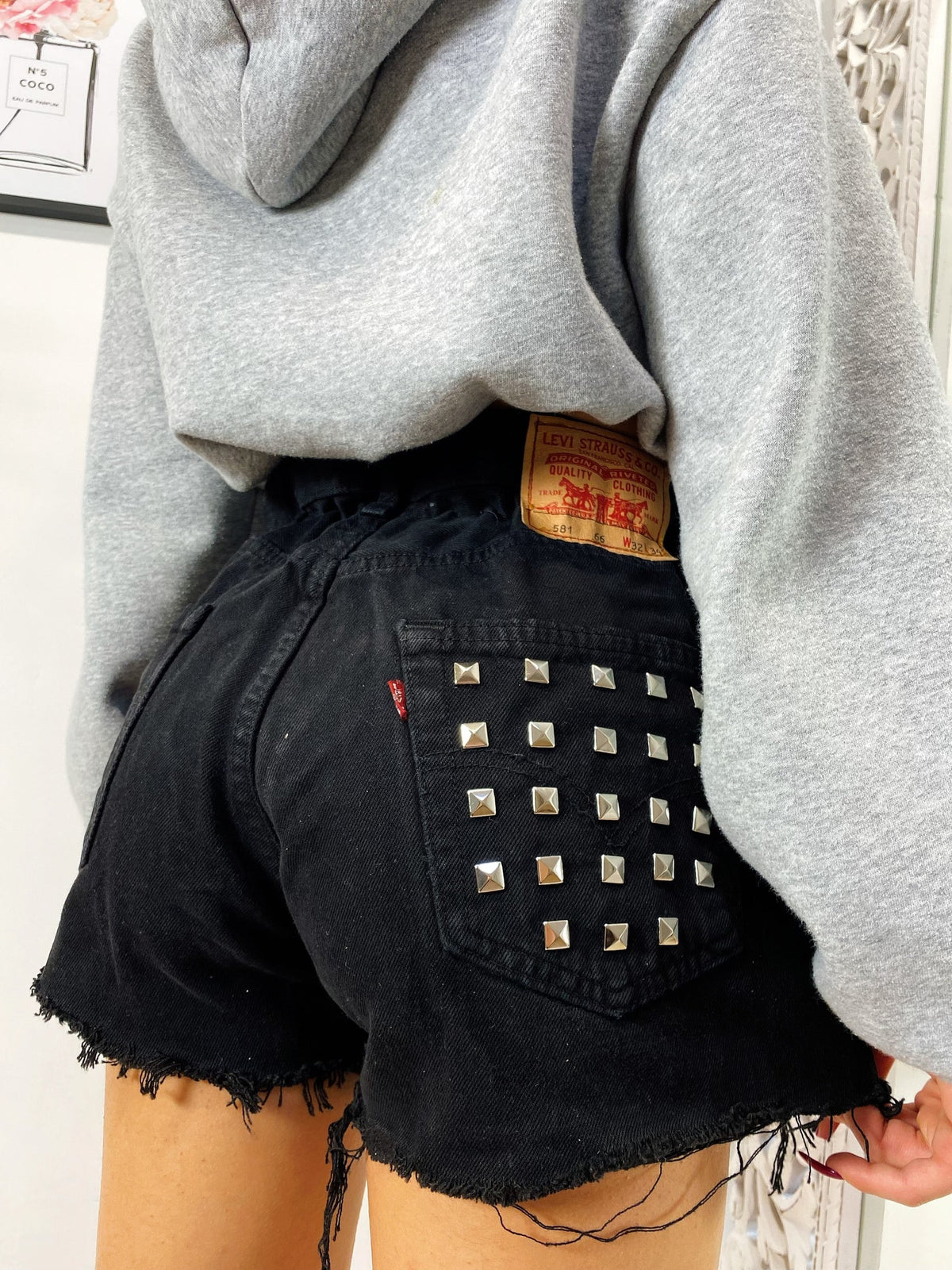 Short Levi’s Vintage nero con borchie