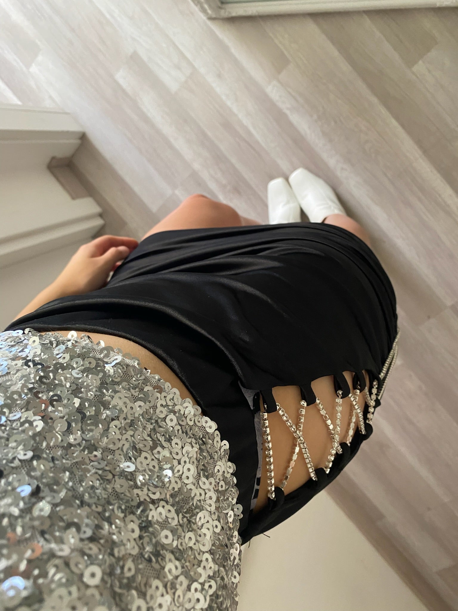 Gonna aderente nera con punto luce