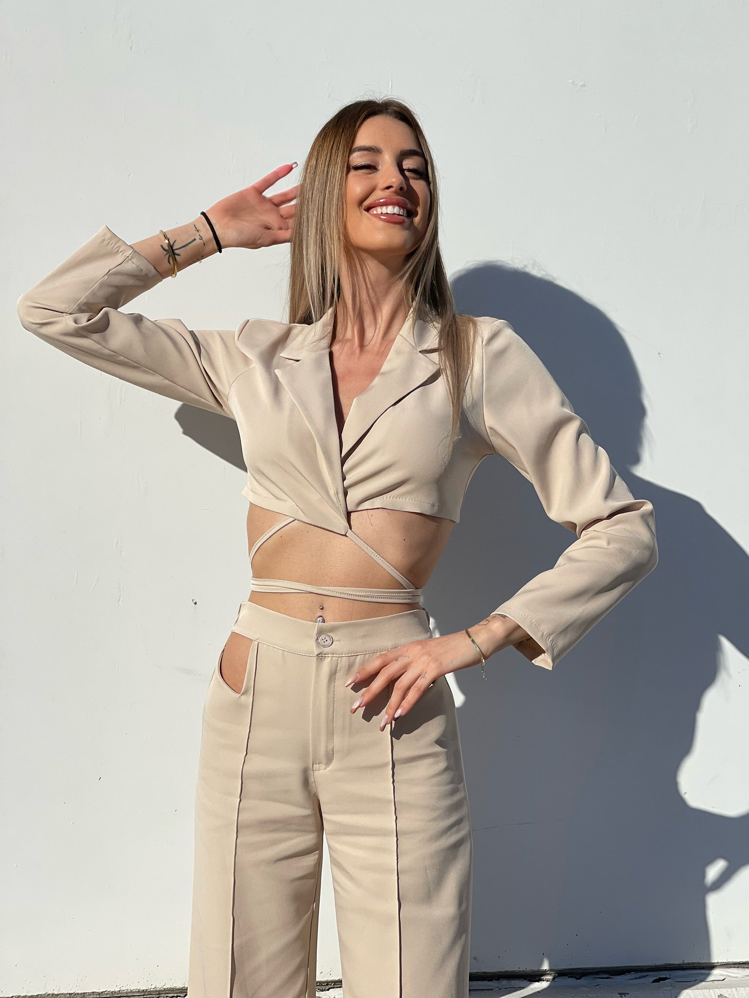 Completo top e pantalone beige