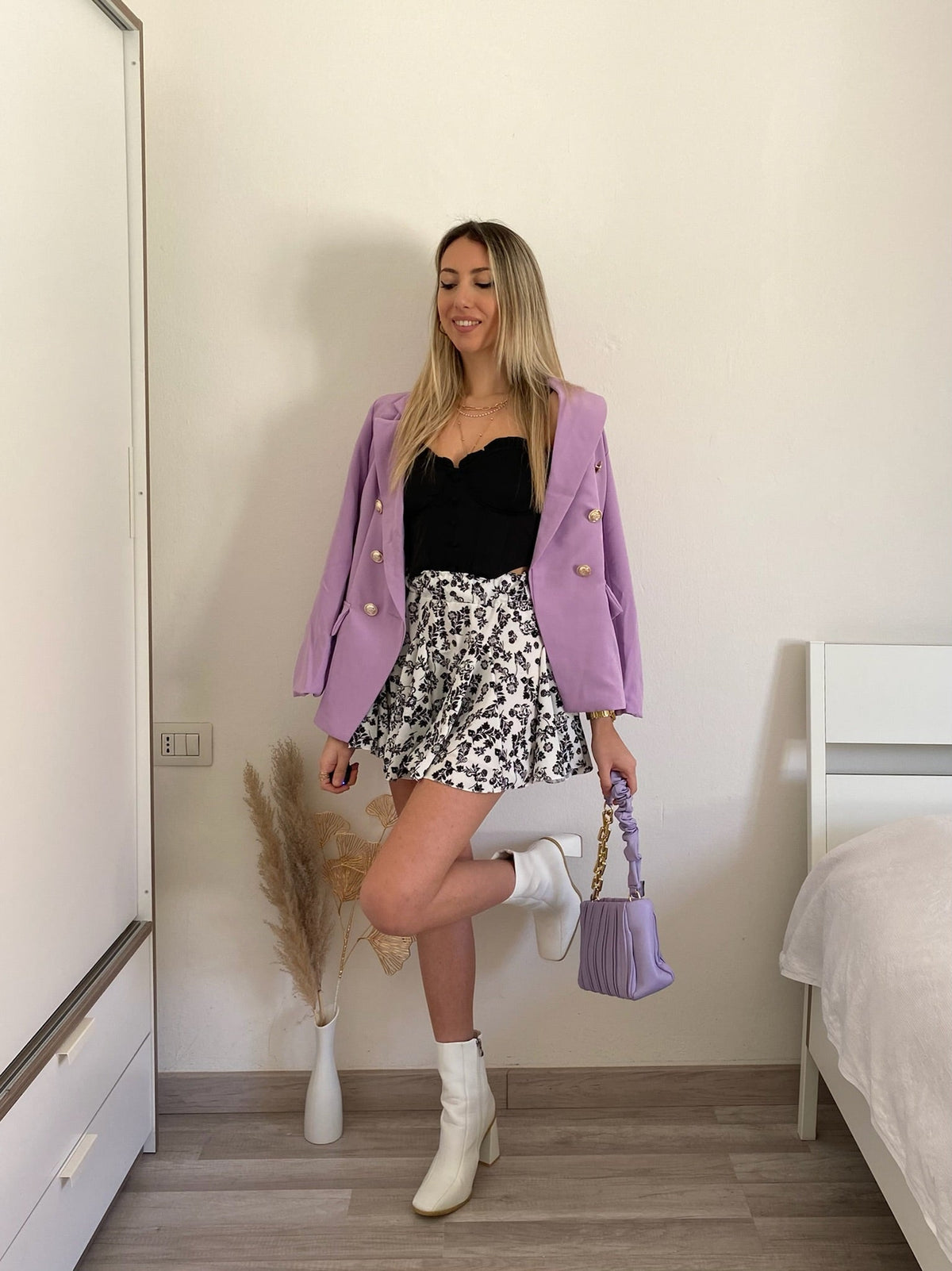 Giacca lilla con bottoni oro
