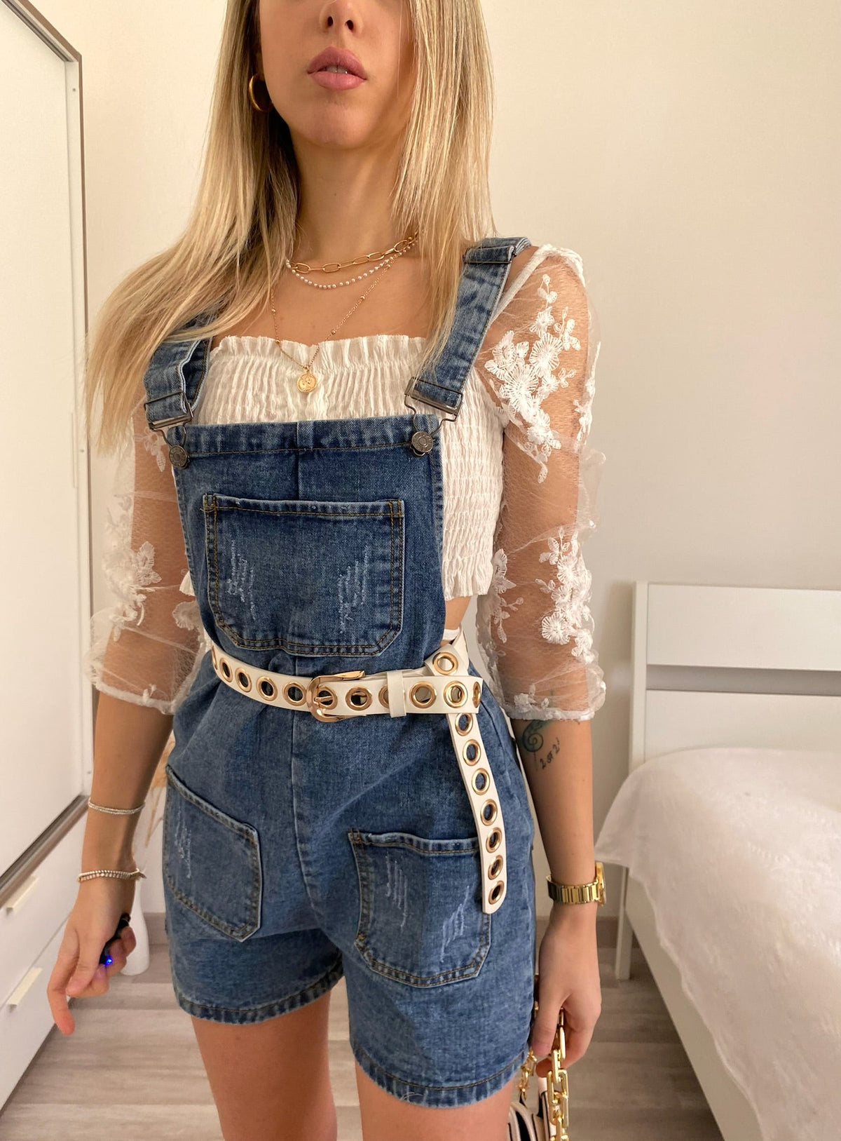 Salopette con bretelle regolabili e pantaloncino