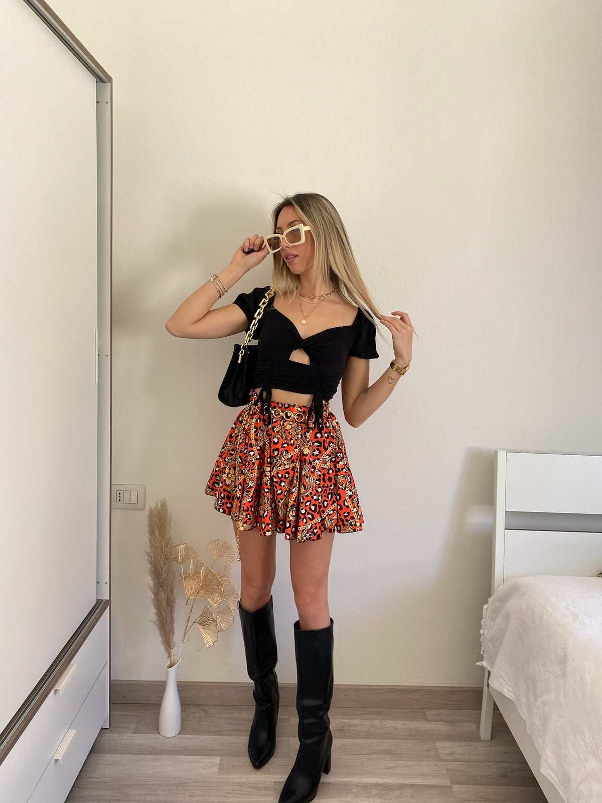 Top Nero con incroci