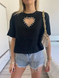 T-shirt nera con cuore e strass