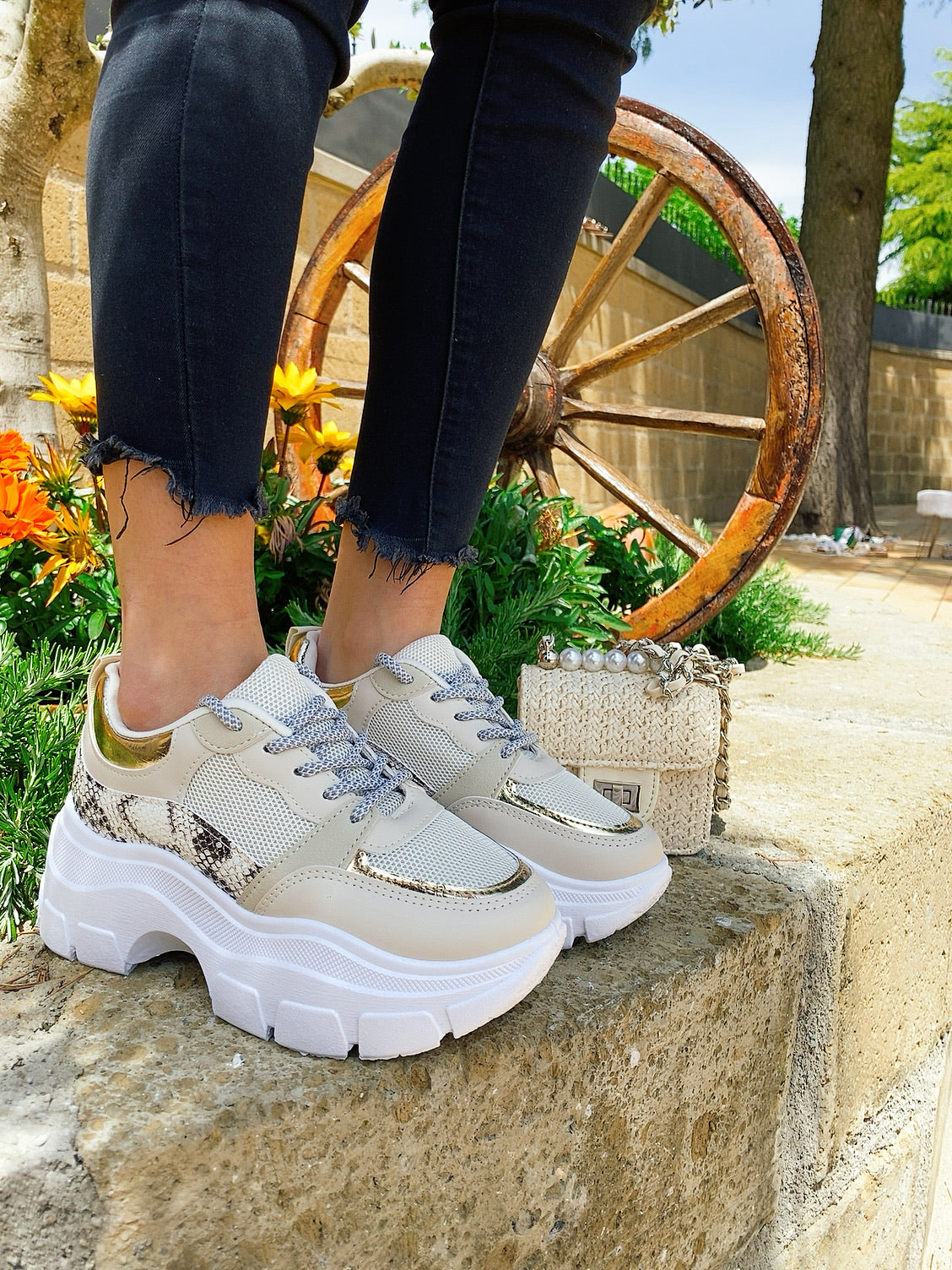 Sneakers Beige  con dettaglio pitonato
