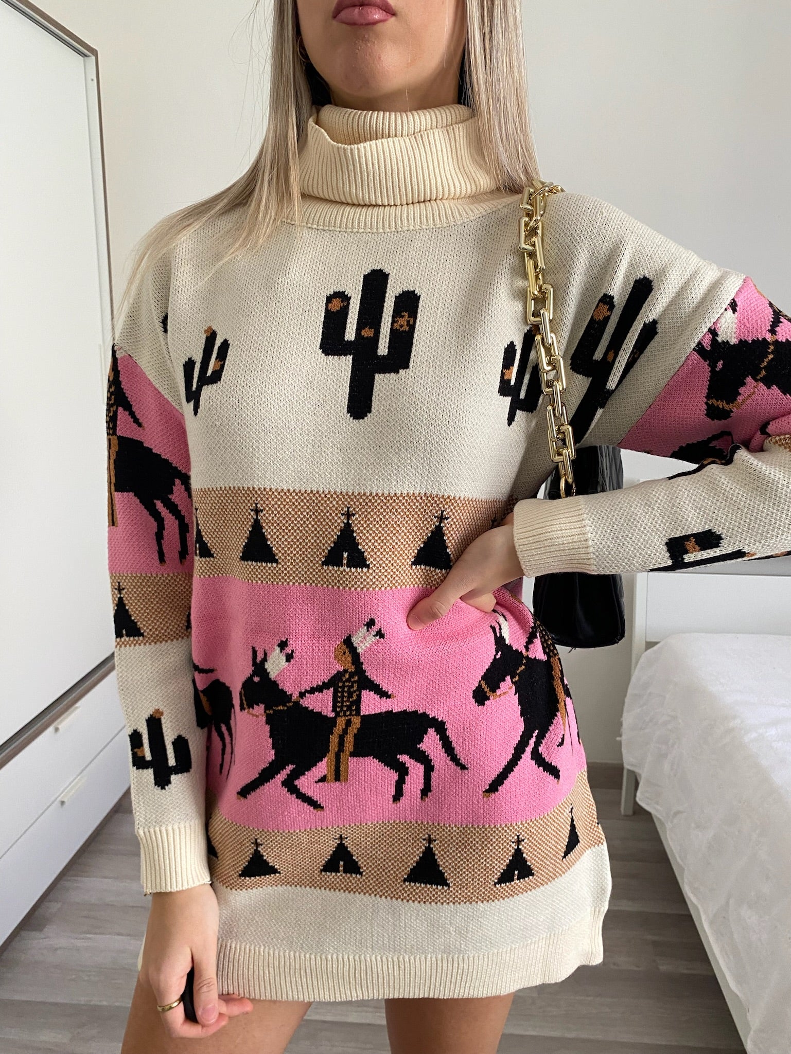 Maxi maglione collo alto con cavalli base Fuxia