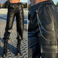 Pantalone in ecopelle con catenina nero