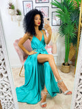 Abito in raso con maxi spacco tiffany